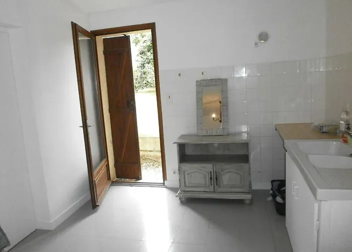 Les Noyers Bed and Breakfast